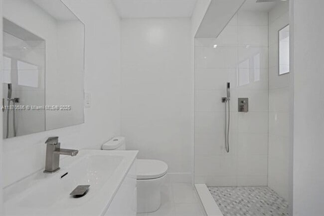 Building Photo - 1103 SW 12th St