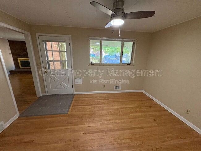 Building Photo - 520 S Otis St