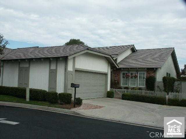 Primary Photo - 1041 Regis Way
