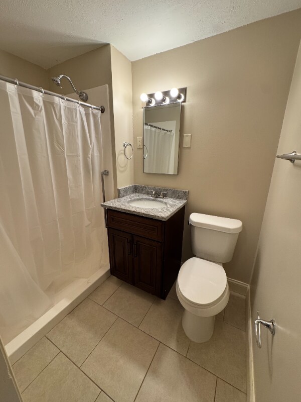 Building Photo - 1810 E St