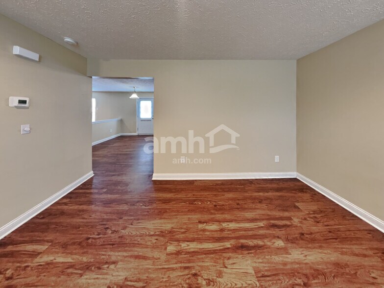 Building Photo - 10430 Wintergreen Way