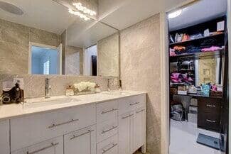 Building Photo - 4180 NW 5th Ave