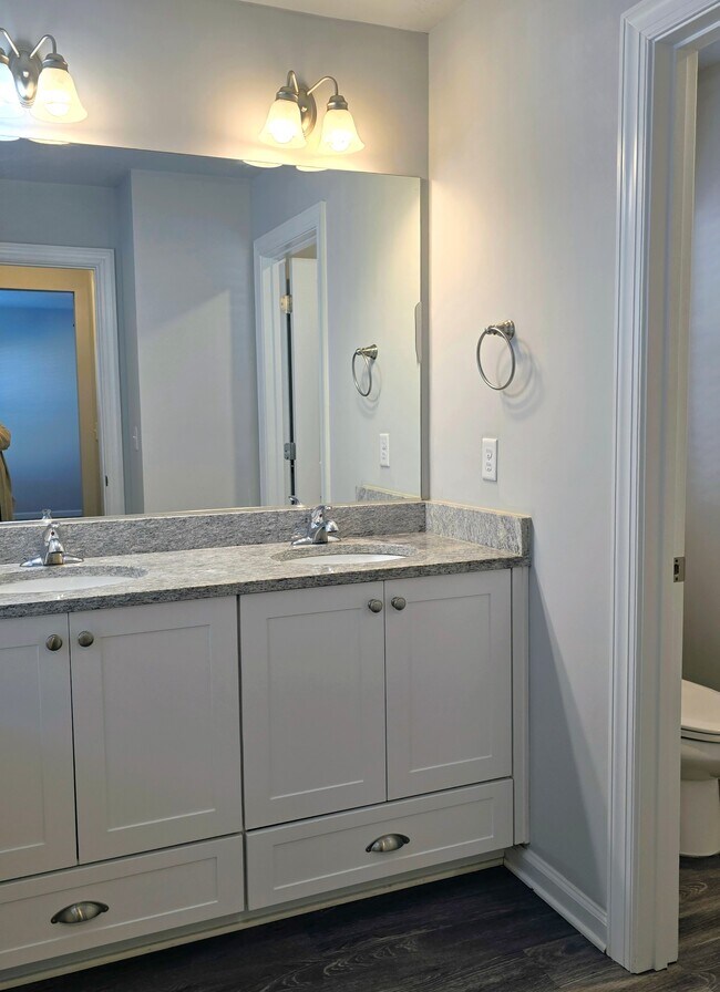 Building Photo - 1810 Butternut Dr