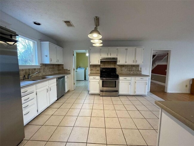 Building Photo - 2273 Windland Dr