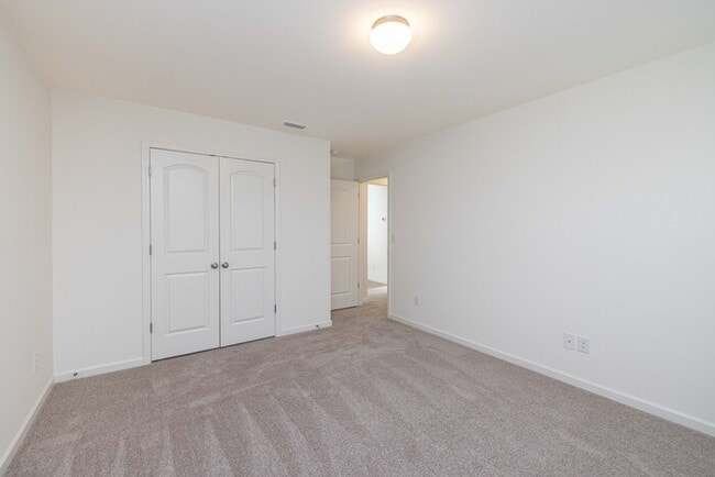 Building Photo - BEAUTIFUL 4 Bedroom Home Piedmont School District - AVAILABLE JULY 2026