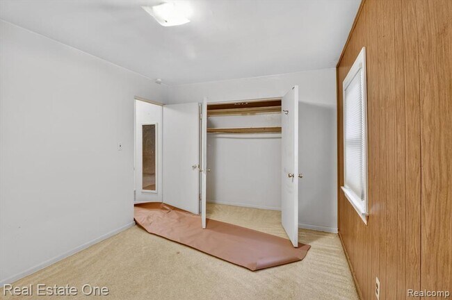 Building Photo - 7420 Drexel St