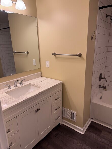 Building Photo - 119 Traister Dr