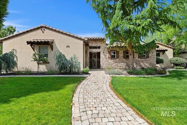 Building Photo - Stunning 4 Bedroom Home in The Shores | Luxury Meets Every Day Comfort