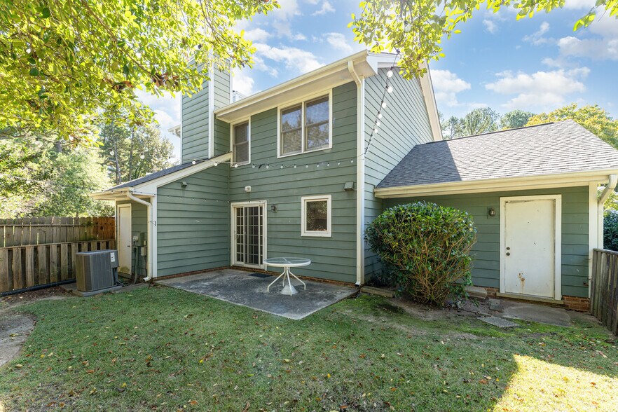 Building Photo - 1605 Budwood Dr