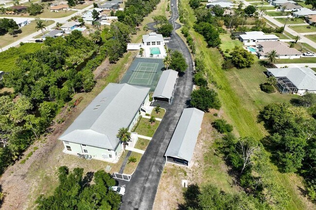 Building Photo - 8050 Memory Ln