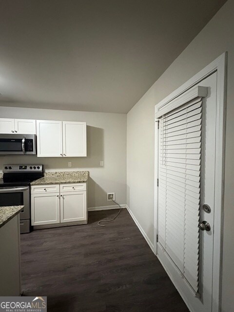 Building Photo - 314 Nutwood Trce