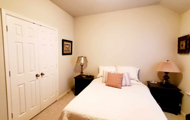 Building Photo - 10605 Lord Derby Dr