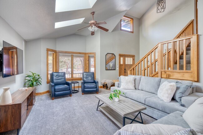 Building Photo - 61497 SE Orion Dr