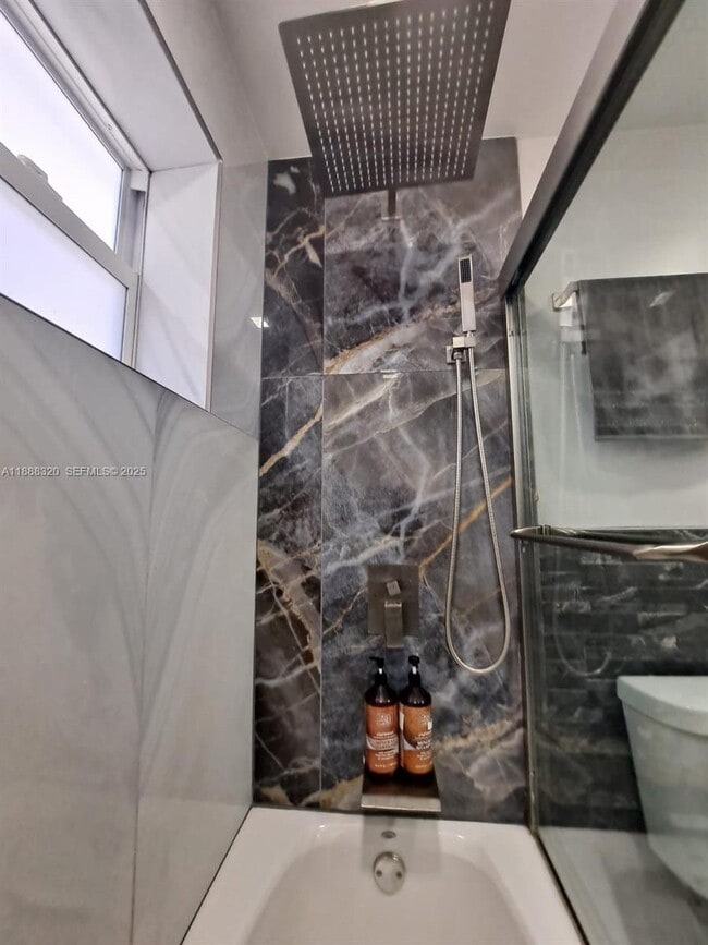 Building Photo - 2242 Polk St