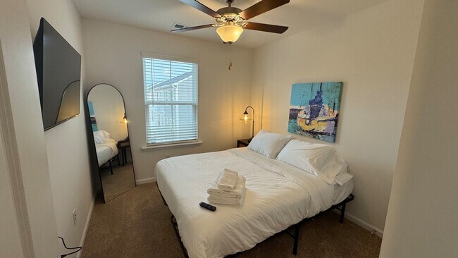 Building Photo - 149 Roxanne Dr