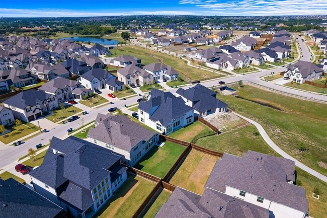Building Photo - 2820 Shadybrook Dr