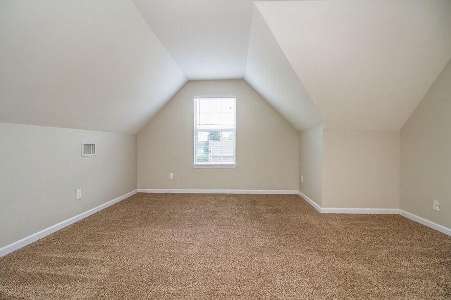 Building Photo - 5356 Sunnyvale Dr