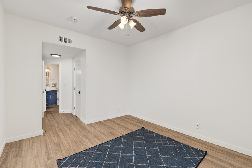 Building Photo - 384 Redondo Ave