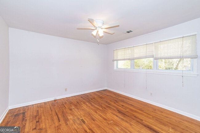 Building Photo - 207 Buchanan Terrace