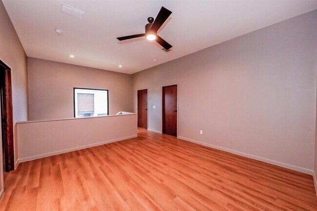 Building Photo - 7219 Rocio Dr