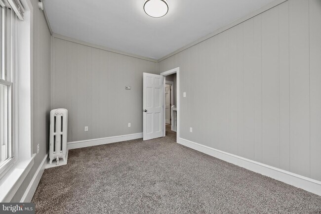 Building Photo - 855 N Pleasantview Rd