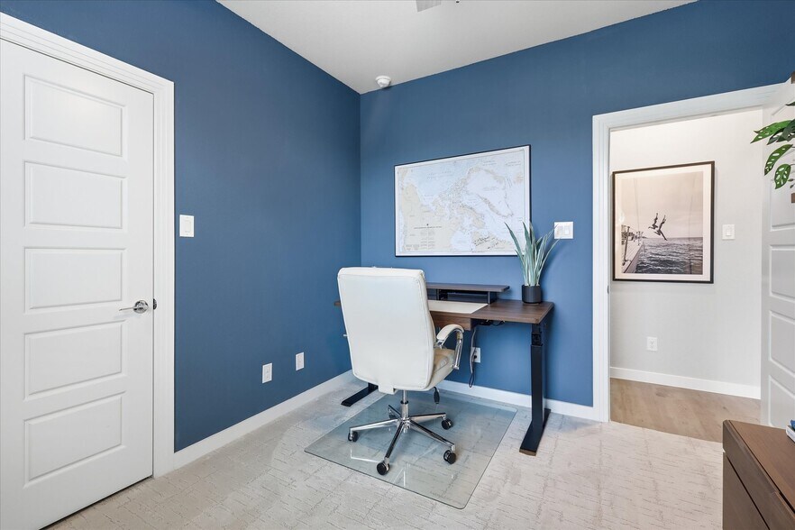Building Photo - 2540 Elm Pl