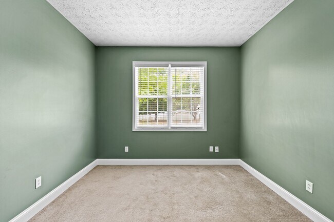 Building Photo - 4BR Home with Screened Porch Walkable to Downtown Senoia