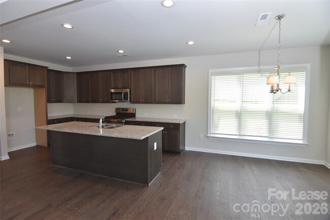 Building Photo - 1133 Overlake Dr