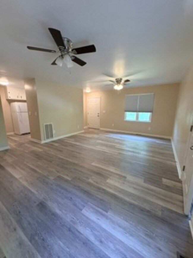 Building Photo - Totally Renovated Bungalow Located in Quiet Neighborhood Yet Close to Everything!