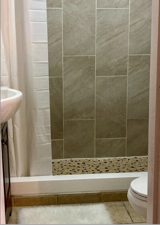 shower - 1014 Ute Ave