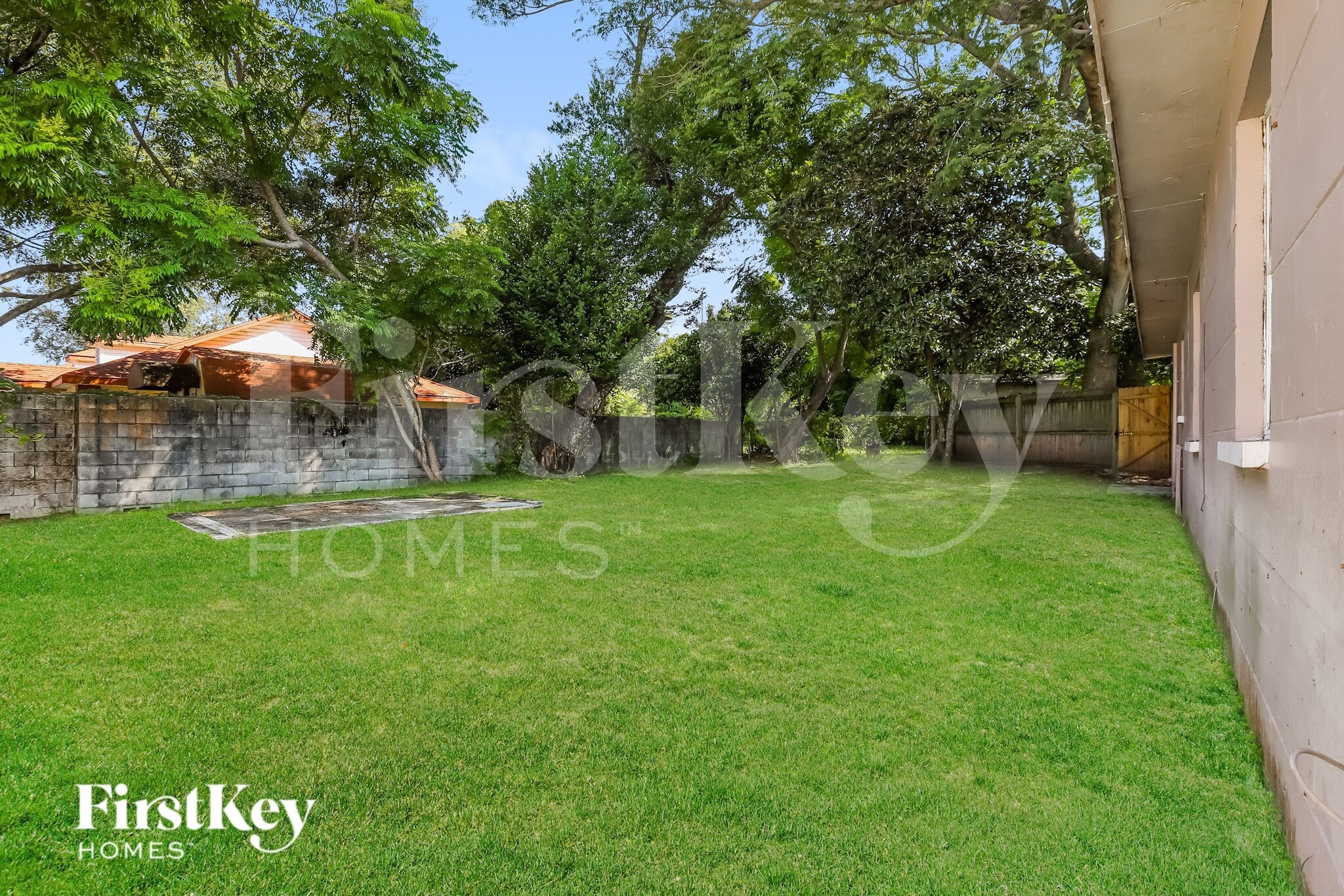 Building Photo - 2107 W Herman St