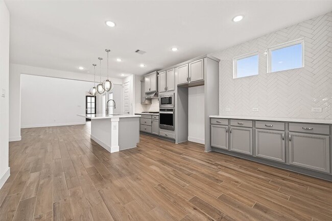 Building Photo - 7218 Grassland Vis Ln