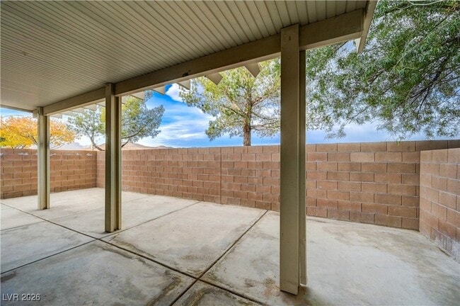 Building Photo - 9260 Pembrook Falls Ave