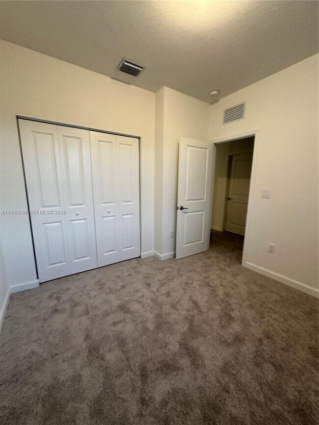 Building Photo - $2,499 2889 SE 25rd