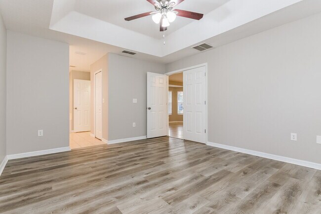 Building Photo - 10433 Calle De Flores Dr