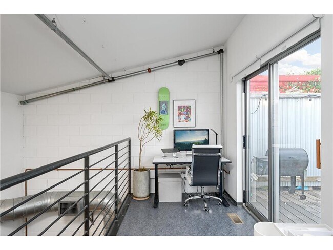 Building Photo - 801 N Washington Ave