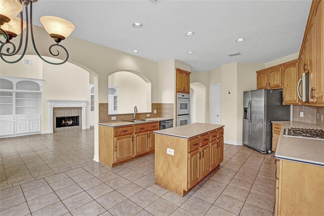 Building Photo - 2416 Spoonbill Dr