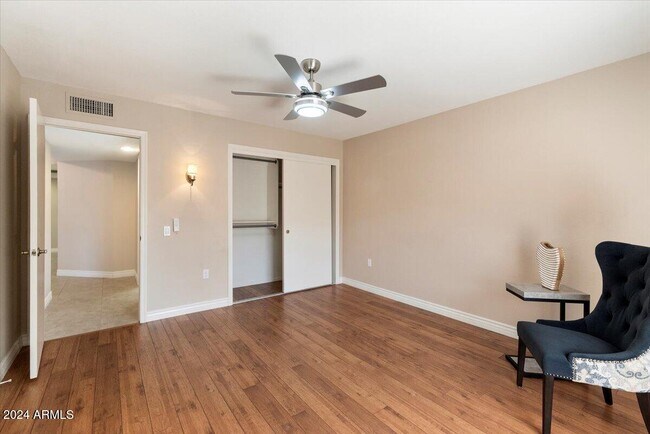 Building Photo - 12318 W Fieldstone Dr