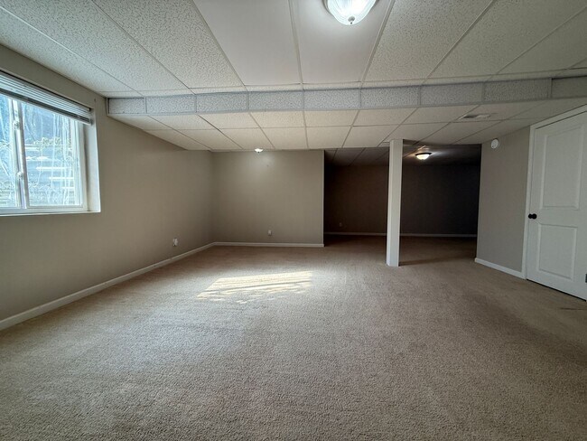 Building Photo - 1303 Cottonwood Ave