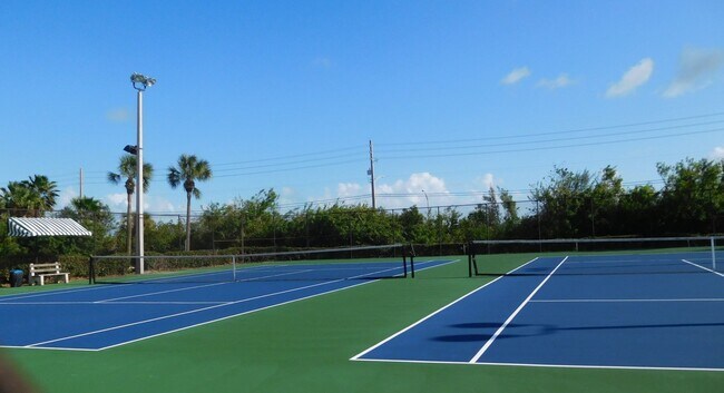 Building Photo - 3BR 3BA Bouchelle Island Condo!