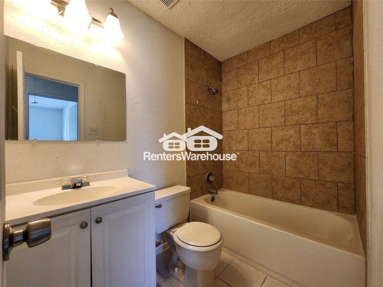 Building Photo - 2446 Autumn Springs Ln