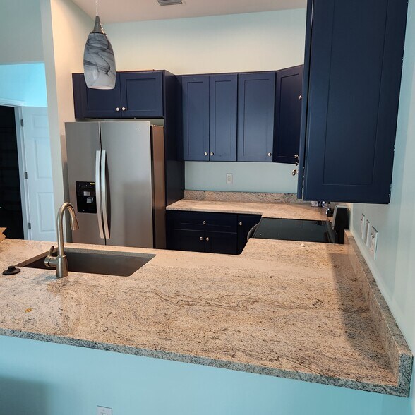 Building Photo - 5653 Genesee Pky