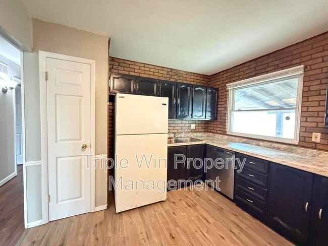 Building Photo - 3015 Matlock Dr