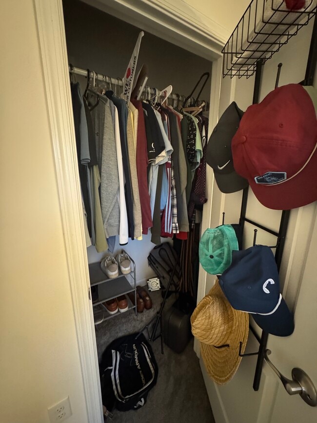 Building Photo - 721 Bender Rd