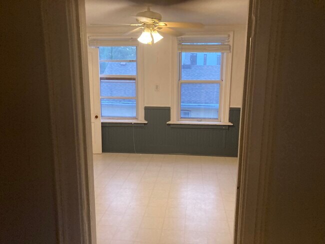 Building Photo - 1503 N Jefferson St