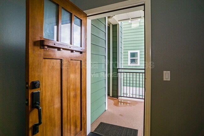 Building Photo - 3825 First Avenue