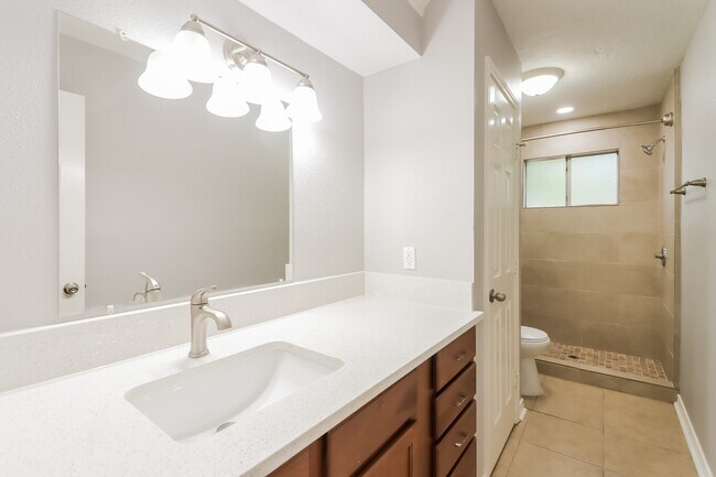 Building Photo - 5939 Ollia Cir