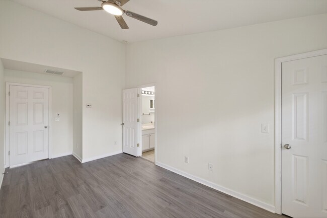 Building Photo - 1805 Liberty Pkwy NW