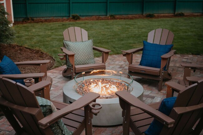 Building Photo - 946 Magnolia St SE