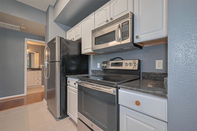 Building Photo - 1330 Old Spanish Trl